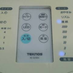 □ ①テクノス/TEKNOS 30㎝DCモーター扇風機 2019年製 KI-323DC 風量６調整LEDライト点灯 動作確認済 リモコン・説明書なし 汚れありの画像