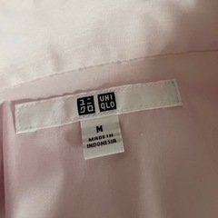 UNIQLO ピンクシャツ　レディースＭの画像
