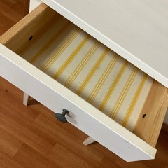 IKEA イケア　サイドテーブル　ヘムネスの画像