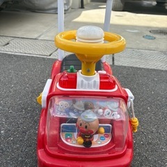 値引き　アンパンマン消防車　乗り物　3輪車付きの画像