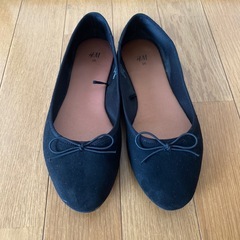 H&M フラットシューズ　バレエシューズ　22.5cm ブラックの画像