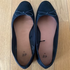 H&M フラットシューズ　バレエシューズ　22.5cm ブラックの画像