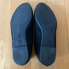 H&M フラットシューズ　バレエシューズ　22.5cm ブラックの画像