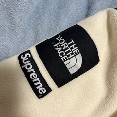THE NORTH FACE × Supreme フリースジャケットの画像