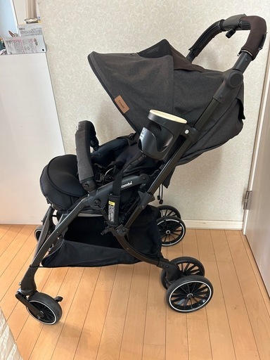 コンビベビーカー　スゴカルswitch plus