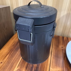 ゴミ箱の画像