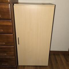 お話中　扉付き　カラーボックス　3段の画像