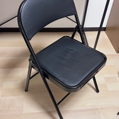 (引取り予定者様決まりました)美品！折りたたみ椅子