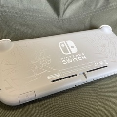 ニンテンドーSwitchライト ザシアン ザマゼンタ モデルの画像