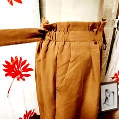 Mouth Valley(マウスバレー) たっぷりとても大きなサイズ。ウエスト楽々＆隠しベルトのデザインのワイドボトムズ、いかがでしょうか？の画像