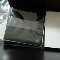 MacBook Pro　空き箱（クリーニングクロス付）の画像