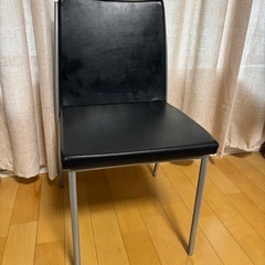 椅子　黒イス　シンプル　頑丈