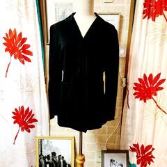 JIL SANDER(ジル・サンダー) シンプル美が際立つ軽やかジャケット、いかがでしょうか？の画像