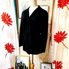 JIL SANDER(ジル・サンダー) シンプル美が際立つ軽やかジャケット、いかがでしょうか？の画像