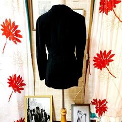 JIL SANDER(ジル・サンダー) シンプル美が際立つ軽やかジャケット、いかがでしょうか？の画像