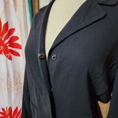 JIL SANDER(ジル・サンダー) シンプル美が際立つ軽やかジャケット、いかがでしょうか？の画像