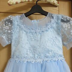 値下げ！！超美品です！！子供ロングドレス　サイズ140cm　刺繍 花柄 フォーマルドレスの画像