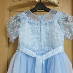 値下げ！！超美品です！！子供ロングドレス　サイズ140cm　刺繍 花柄 フォーマルドレスの画像