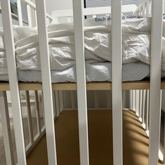 ベビーベッド　ミニ　直接引取可能な方。ヤトミ　(布団セットもご希望あれば)の画像