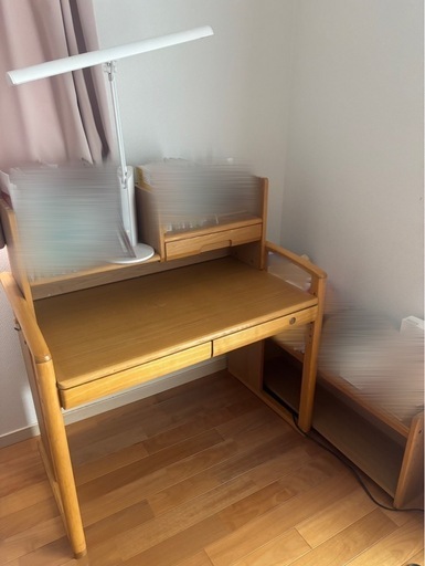 コイズミ学習机　高さ調整可能