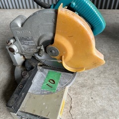 大工工具　電動ノコギリの画像