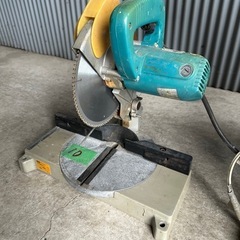 大工工具　電動ノコギリの画像