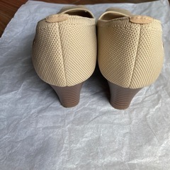 VIAIA パンプスの画像