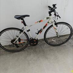 クロスバイク　自転車の画像
