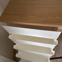 プラスチック製チェスト（5段／木目調天板付き）の画像