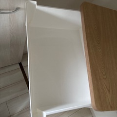 プラスチック製チェスト（5段／木目調天板付き）の画像
