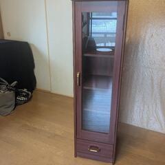 A3収納可能 、棚高さ変更可能、ガラス戸キャビネット