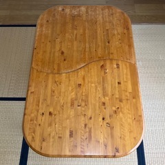2分割の木製ローテーブル