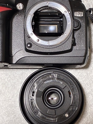 ?Nikon D70?