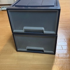 衣装ケース、二箇セットを無料で差し上げます。