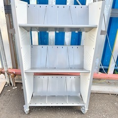 キャビネット　本棚　書類入れ　事務所　車輪付き