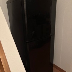 三菱　黒　一人暮らし用冷蔵庫