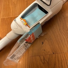 マキタ　コードレス掃除機+充電器セットの画像