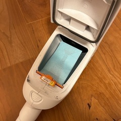 マキタ　コードレス掃除機+充電器セットの画像