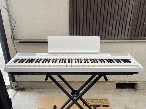 ヤマハ電子ピアノ P-105 88鍵 専用スタンド、イス、カバー、取説