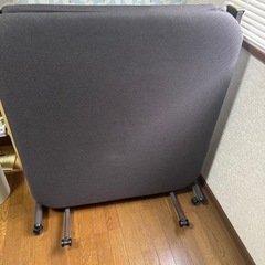 折りたたみベッドの画像
