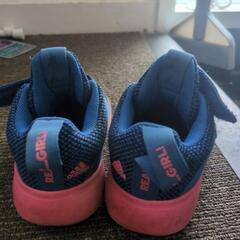 子供スニーカーの画像