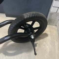 キッズバイク　スタンド付きの画像