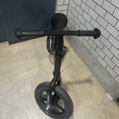 キッズバイク　スタンド付きの画像