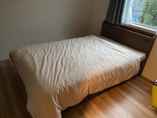 収納付きセミダブルベッド、マットレス、羽毛布団付き