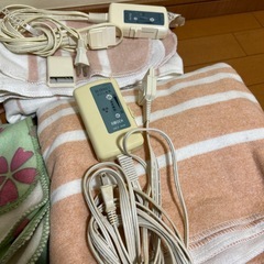 電気毛布4個セット中古品シングルダブルセミダブルの画像