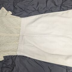1000円　新品試着もせず　上レース（裏地あり）オフホワイトワンピースの画像