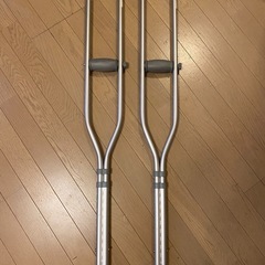調整可能　軽量アルミ製松葉杖