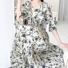 ★milly bilet 花柄　ワンピース　白　アイボリー の画像