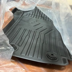 【新品！】セレナ C28 フロアマット  フロアマット 防水マット ラバーマット】の画像