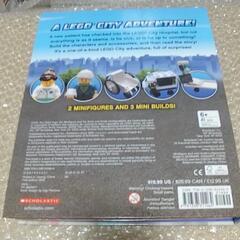 凸LEGO凸【新品】廃刊 海外限定 レゴシティ 病院強盗！ ブロック付き ハードカバー★レアの画像